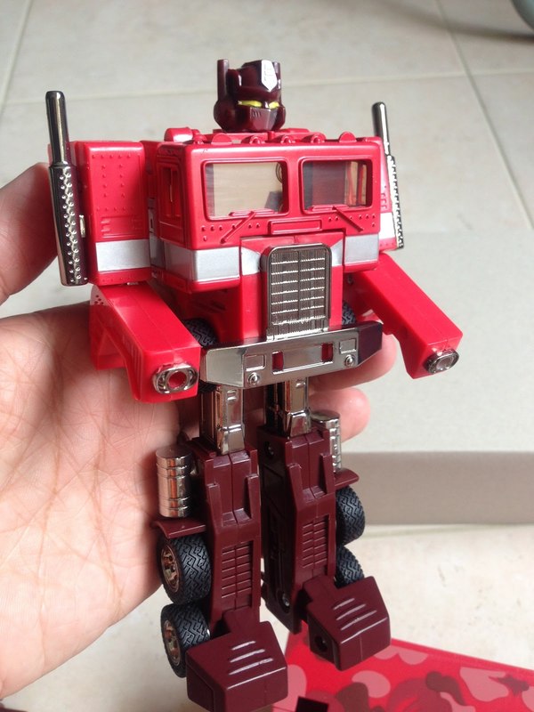 BAPE Red Cammo Convoy Exclusive Optimus Prime Figure Out The Box Image  (30 of 41)